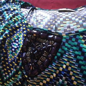 Short sleeve blouse with beaded design in front